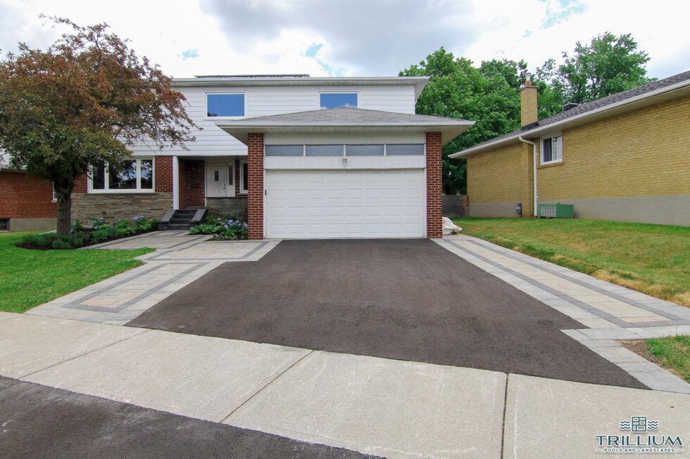 Trillium Pools and Landscapes - Pool and Patio