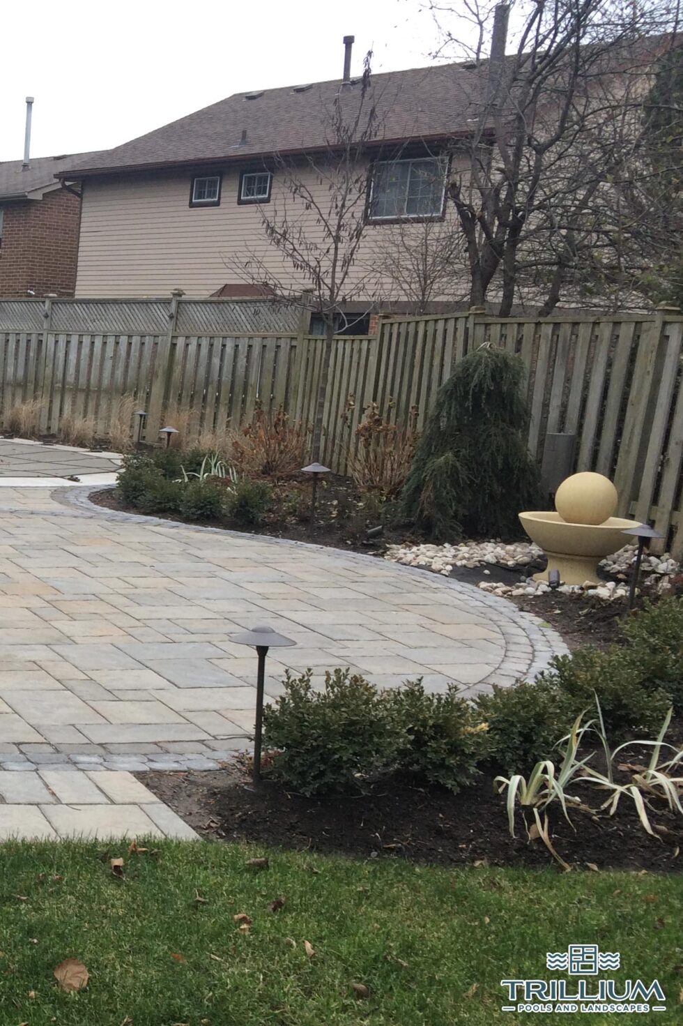 Trillium Pools and Landscapes - Pool and Patio