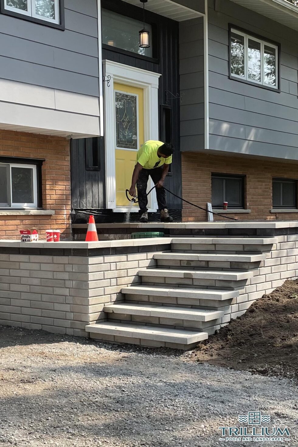 Trillium Pools and Landscapes - Pool and Patio